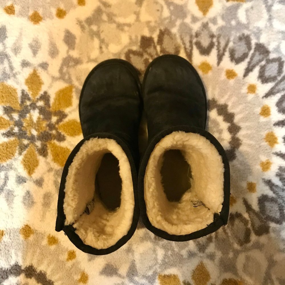 Women's Ugg Zipper Boots, Size 8